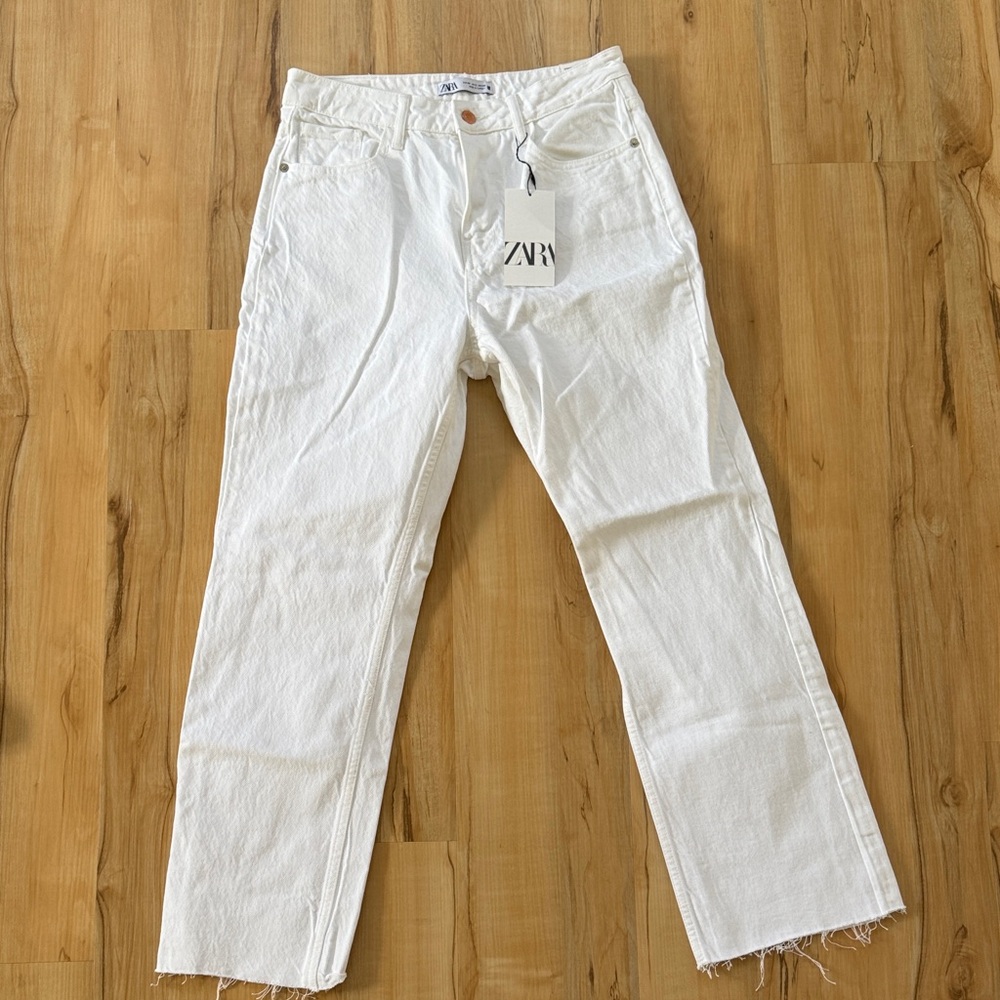 Zara Women’s Crisp White Straight Jeans size 8
